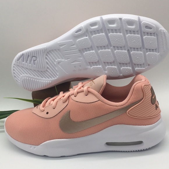 Nike Women's Air Max Oketo - Picture 6 of 8